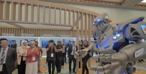 【科技炸场】华为人形机器人士演示震撼迪拜，中东各国代表惊赞